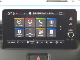 Honda CONNECTディスプレーはナビ、スマホ連携、車両情報表示、各種設定操作を一つに集約した高機能タッチパネル。直感的に使える便利なインターフェースです。