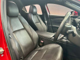 運転席も広々としており運転しやすい環境を実現しています☆室内クリーニングも実施済みです。