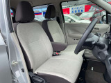 ひじ掛けが付いて運転が楽です