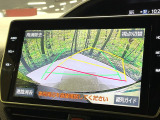 【バックカメラ】駐車時に後方がリアルタイム映像で確認できます。大型商業施設や立体駐車場での駐車時や、夜間のバック時に大活躍!運転スキルに関わらず、今や必須となった装備のひとつです!