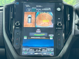 【マルチテレインモニター】車のフロントやサイドのカメラ画像を同時にモニター表示することで、悪路や狭い道を走行時でも周囲の状況確認ができ安心!本格SUVにうれしい装備です♪