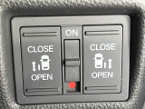【両側パワースライドドア】スマートキーや運転席のスイッチで後席両側スライドドアの開閉が可能♪電動だから力を入れてドアを開ける必要が無く、小さなお子様でも簡単に開け閉めでき快適です♪