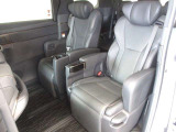 ゆとりある広々とした車内空間は、ドライブを始め買い物やレジャーなど、幅広く活躍します。一人でもみんなとでもお出かけを楽しみましょう!