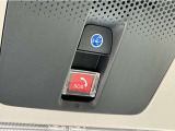 緊急時に「緊急通報ボタン」を押すと緊急サポートセンターにつながり、オペレーターが警察・救急への取次ぎを行います。(ご利用にはHonda Total Careプレミアムのお申込みが必要です)