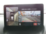 360&deg;モニターで前方や後方だけでなく、左右も映せますので、安心して駐車や走行ができます!