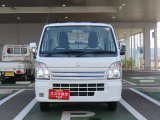 大きなフロントガラスで視界広々。従来の【ハロゲンヘッドランプ】です。(詳細はスタッフまで)
