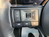 ハンドル左側 便利なナビの操作スイッチ。運転中でも、ハンドルから手を放さずに操作できるので、安全です!