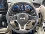 【ステアリングスイッチ】運転中、前方から目線をそらすことなく、オーディオ等の操作が可能な便利機能!安心&快適なドライブを演出してくれます♪