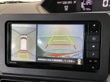 【パノラマモニター】車両周囲を上から見下ろしたような映像を表示。正確なモニタリングが可能になり、駐車時・幅寄せをアシストします!