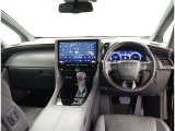 オシャレなインテリアで運転する気分も盛り上がりますよね^^