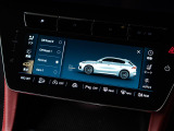 エアサスペンションをオプション装備。エンジン停止時には乗降しやすい高さまで車体が下がってくれます。