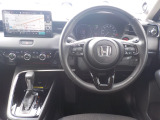 運転席から各種ボタンの操作がしやすいように設計されたデザイン。ドライブなでもスマートに操作ができます♪