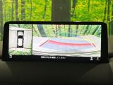 【360&deg;ビューモニター】専用のカメラにより、上から見下ろしたような視点で360度クルマの周囲を確認することができます☆死角部分も確認しやすく、狭い場所での切り返しや駐車もスムーズに行えます。
