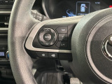 ステアリングにオーディオ操作スイッチが付いています。オーディオ画面に直接タッチしなくても操作が出来ますので、運転に集中できます。