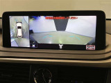 パノラミックビューモニター付きです。車両を上から見たような映像をディスプレイオーディオ画面に表示。運転席からの目視だけでは見にくい、車両周辺の状況をリアルタイムでしっかり確認できます。