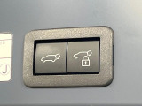 【パワーバックドア】スマートキーや運転席のボタンを押すだけでリアゲートが自動で開閉します!荷物を持っている時や、高い位置にあるバックドアを閉める際に便利な機能です♪