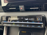 オートエアコンは温度を設定するだけで、自動で風量などを設定してくれます。運転しながら操作も必要ないので、安全性も向上します。