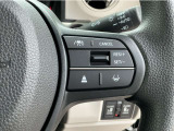 Hondaセンシングの機能のひとつ、アダプティブクルーズコントロール付!アクセルから足を離しても設定したスピードと前車との車間を保ち走行してくれます!車線維持もアシスト☆高速道路で疲労軽減ですね☆
