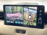 【マルチビューカメラシステム】専用のカメラにより、上から見下ろしたような視点で360度クルマの周囲を確認することができます☆死角部分も確認しやすく、狭い場所での切り返しや駐車もスムーズに行えます。