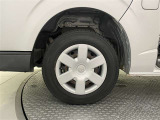 タイヤサイズは 185/75 R15 です。