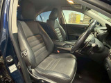 運転席も広々としており運転しやすい環境を実現しています☆室内クリーニングも実施済みです。