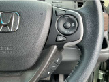 Hondaセンシングの機能のひとつ、アダプティブクルーズコントロール付!アクセルから足を離しても設定したスピードと前車との車間を保ち走行してくれます!車線維持もアシスト☆高速道路で疲労軽減ですね☆
