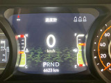 お客さまが車をお乗りになるうえでの、あらゆるサポートをすることが大切だと考えています。お客様とのコミュニケーションを大切に、新車はもちろん良質な中古車をいつでもご提案できるよう準備しております。