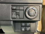 車両状態証明書修復歴の有無も一目瞭然。機能や内装・外装、走行距離、修復歴の有無をチェックし、クルマの状態を10段階にした車両状態証明書。数字や記号を使ってわかりやすく表示しています。