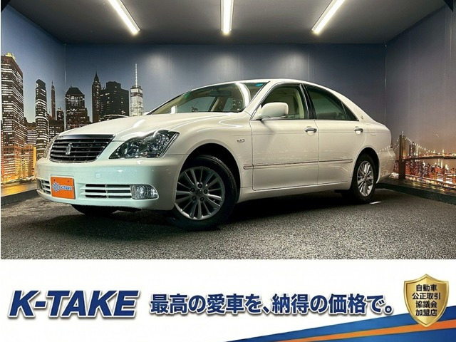 クラウン3.0 ロイヤルサルーン i-Four 4WD(禁煙車)(4WD)(メーカーナビ)(クルーズコン