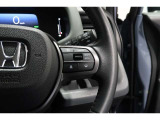 Hondaセンシングの機能のひとつ、アダプティブクルーズコントロール付!アクセルから足を離しても設定したスピードと前車との車間を保ち走行してくれます!車線維持もアシスト☆高速道路で疲労軽減ですね☆
