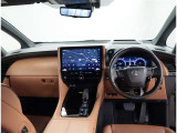 オシャレなインテリアで運転する気分も盛り上がりますよね^^