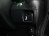電動のスライドドアで楽々スムース!運転席からも開閉の操作もできます♪キーのスイッチひとつで自動開閉できる便利な機能もついてます♪