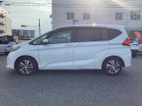 ドアバイザー・アルミホイル装着車両です。華やかなサイドシルエットです。