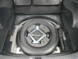 スペアタイヤ付きです!車に常時装備することで、もしもの時の備えとしてすごく安心です♪