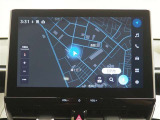 ディスプレイオーディオ(コネクティッドナビ対応)PLUS搭載。T-Connectご契約で2029年12月まで無償で利用できるナビ(期限到来後は有償)と、解約後も利用できる車載ナビが搭載されています。