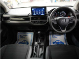 とても握りやすいステアリング!運転手の気持ちがそのまま伝わるかのような反応をしてくれます!小物入れや各ボタンの配置にこだわり、とても使いやすいです !視認性も良好なのでロングドライブもお任せ下さい!