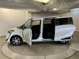 両側パワースライドドア付きだから、狭い駐車スペースなどでの 乗り降りラクラク!小さなお子さまのいるご家庭には嬉しい装備。