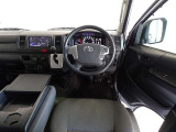 視界良好、操作しやすい運転席です。