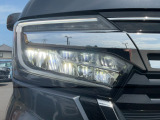LEDヘッドライトが安全な夜間走行をサポートしてくれます♪照射範囲が広くなるので前方視界が全体的に明るくなり、夜間走行をしっかりアシスト♪