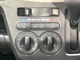 寒い冬も暑い夏も全席に快適な空調を届けてくれる、ダイヤル式エアコンを装備♪