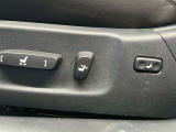 【パワーシート】電動でシートポジションの変更が可能です。手動式より細かくシート設定が可能ですのでより快適な姿勢でドライブを楽しんで頂けるでしょう。