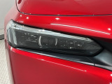 LEDヘッドライトは、点灯の瞬間から最大光量を発揮し、突然暗くなるトンネルなどでの安定感を高めます。