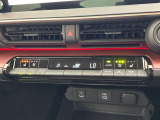 オートエアコンは温度を設定するだけで、自動で風量などを設定してくれます。運転しながら操作も必要ないので、安全性も向上します。