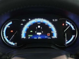 とっても見やすいメーターです。夜間時はラグジュアリーな気分にさせてくれる照明が魅力ですので、夜のドライブも楽しみになりますよ♪