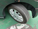 タイヤサイズは155/65R14です。日産純正アルミ装着です☆