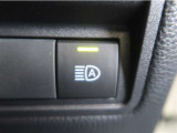 オートマチックハイビームとは、先行車や対向車のライトを認識し、ハイビームとロービームを自動で切り替える機能です。夜道の視界を確保します。詳細は販売店スタッフまでお尋ね下さい。