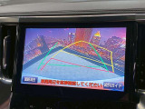 【バックカメラ】運転席から画面上で安全確認ができます。駐車が苦手な方にもオススメな便利機能です。