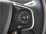 ◆アダプティブクルーズコントロール◆予め設定した車速内でクルマが自動的に加減速。前走車との適切な車間距離を維持しながら追従走行します。【LKAS】車線維持支援システムでステアリング操作を支援。