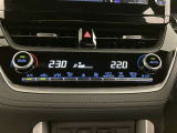 オートエアコンで車内温度もきめ細かく管理できます。