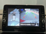 クルマを空から見たような映像が映る、アラウンドビューモニターで、車両周辺の安全確認も一目できます!小さなお子様や障害物も確認できるので、運転のしやすさだけでなく事故防止にも役立ち安心して駐車できます♪